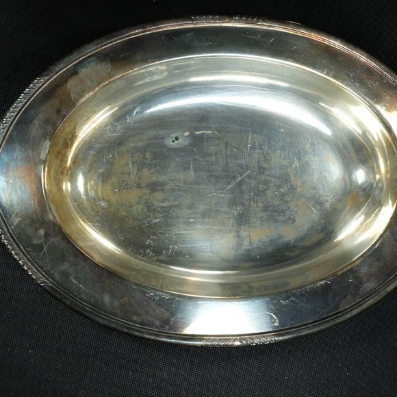 Vintage Wm Rogers York Silver Covered 2-Piece Serving Dish and Lid - Picture 3 of 7